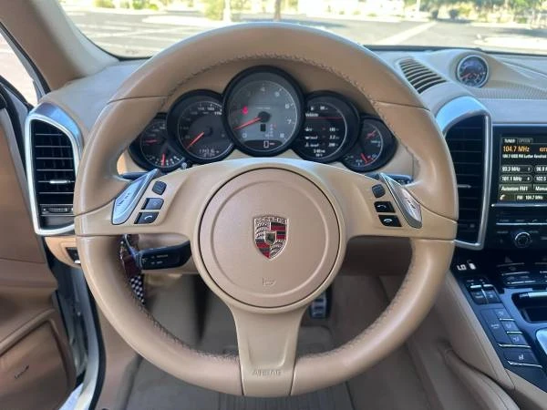 2014 Porsche 958 Cayenne S - Image 8 of 14