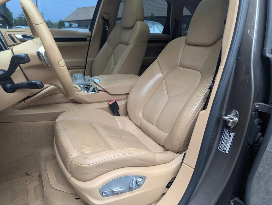 2014 Porsche 958 Cayenne S - Image 2 of 17