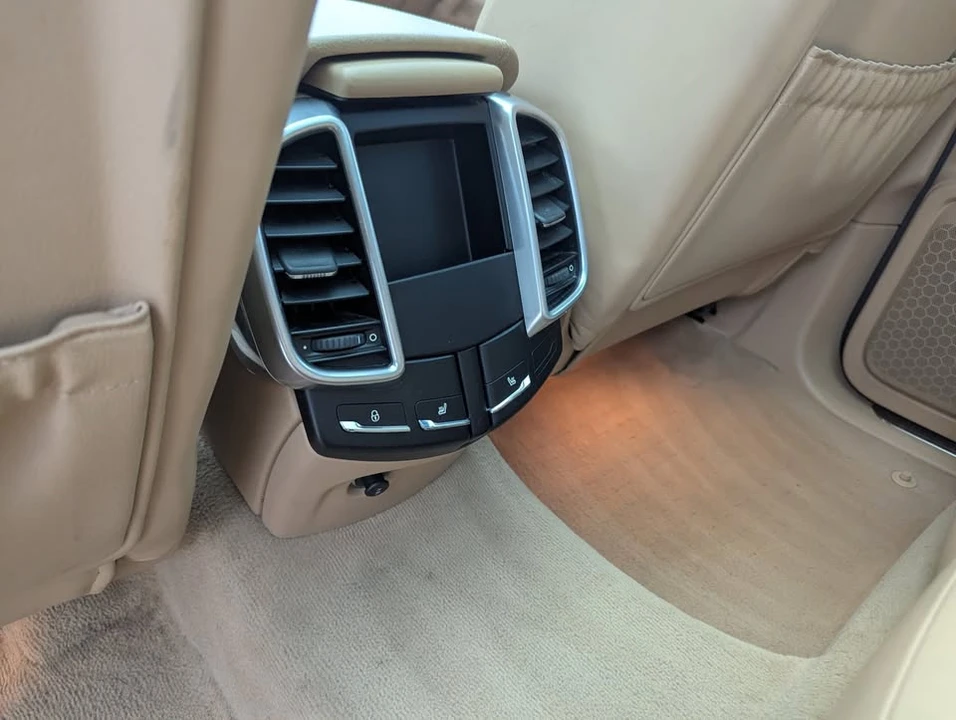 2014 Porsche 958 Cayenne S - Image 11 of 17