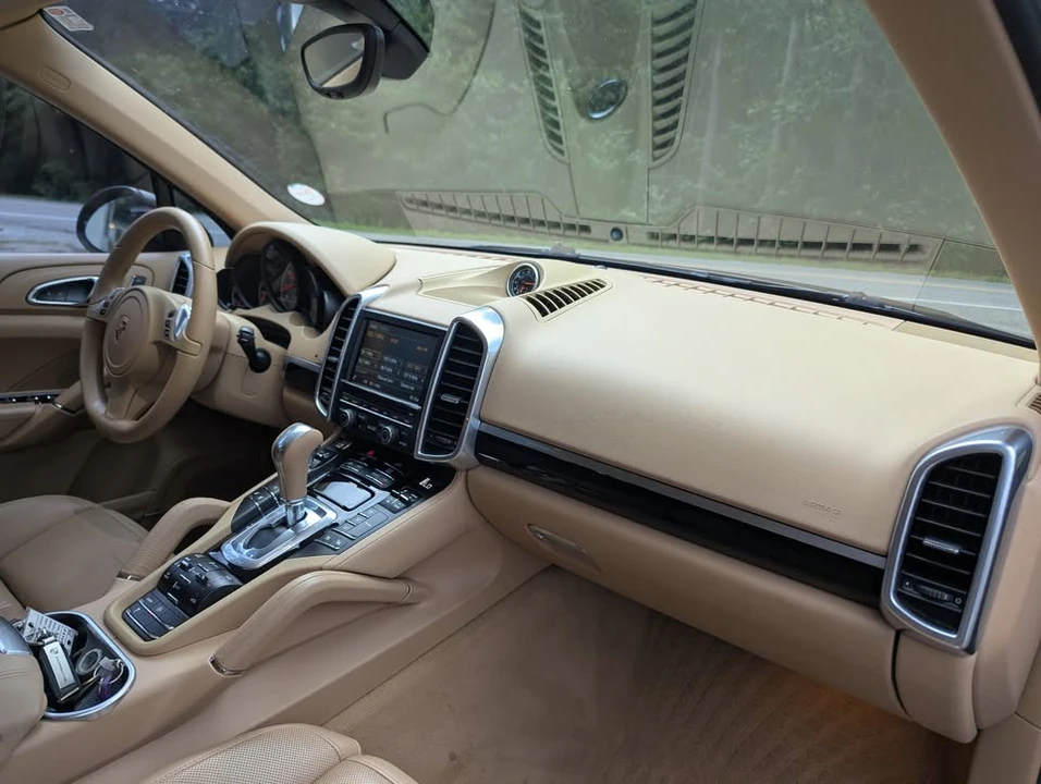 2014 Porsche 958 Cayenne S - Image 12 of 17