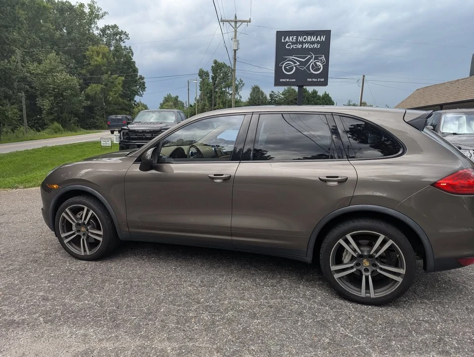 2014 Porsche 958 Cayenne S - Image 3 of 17