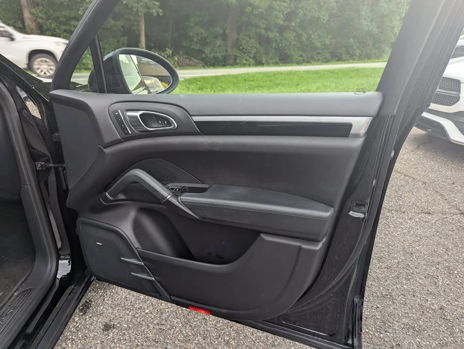 2014 Porsche 958 Cayenne S - Image 15 of 16
