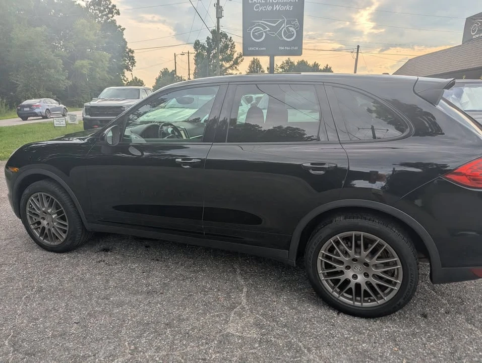 2014 Porsche 958 Cayenne S - Image 9 of 16