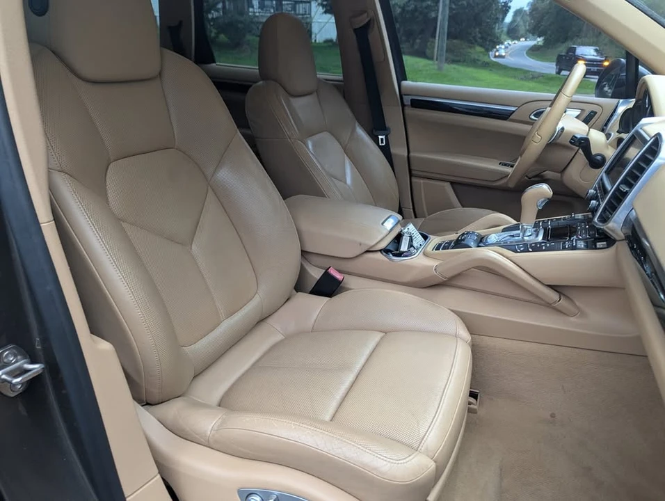 2014 Porsche 958 Cayenne S - Image 13 of 17