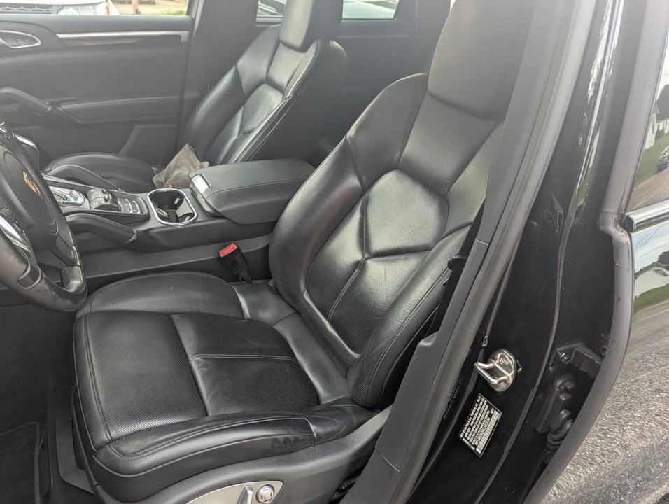 2014 Porsche 958 Cayenne S - Image 2 of 16