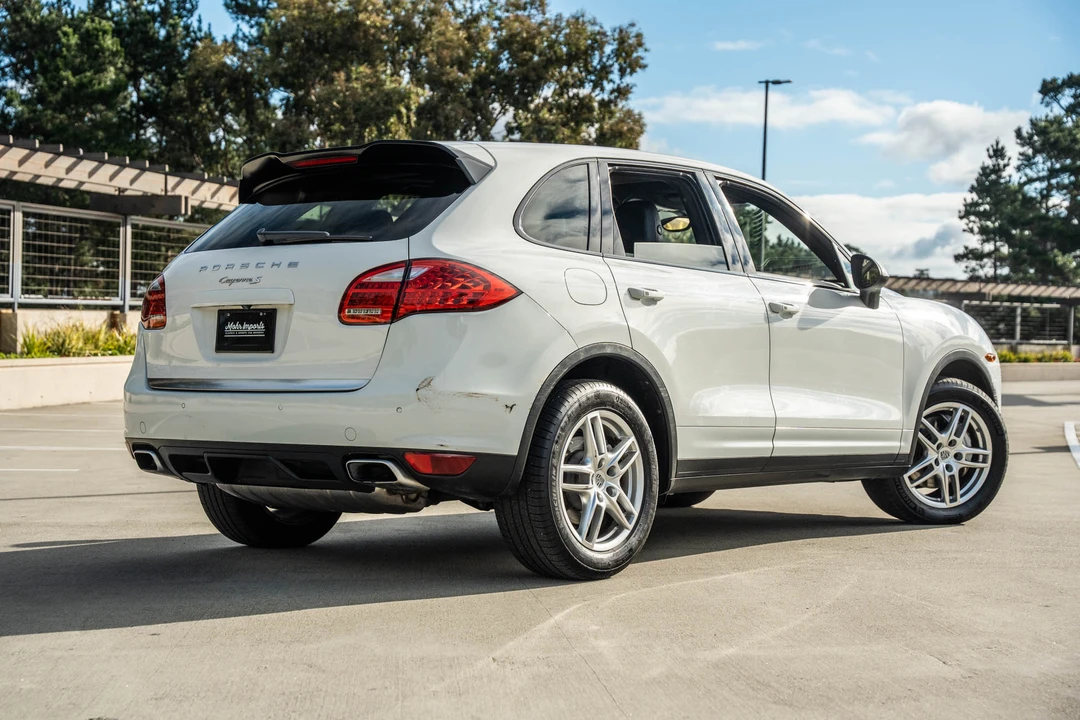 2014 Porsche 958 Cayenne S - Image 27 of 31