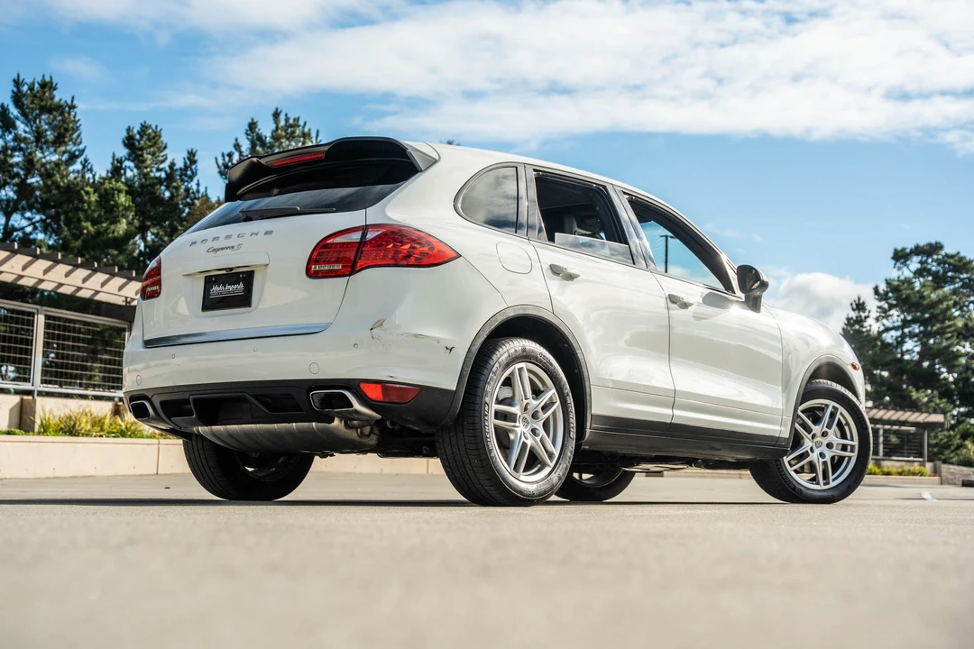 2014 Porsche 958 Cayenne S - Image 26 of 31