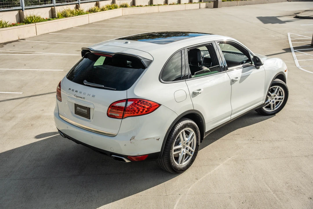 2014 Porsche 958 Cayenne S - Image 24 of 31
