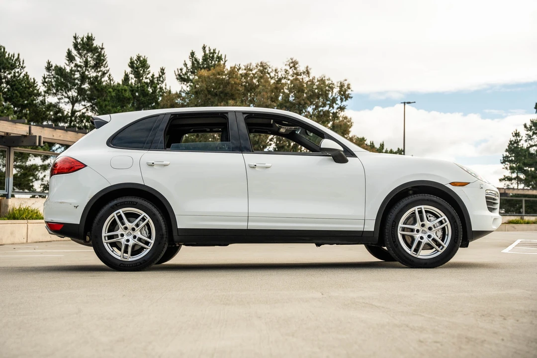 2014 Porsche 958 Cayenne S - Image 23 of 31