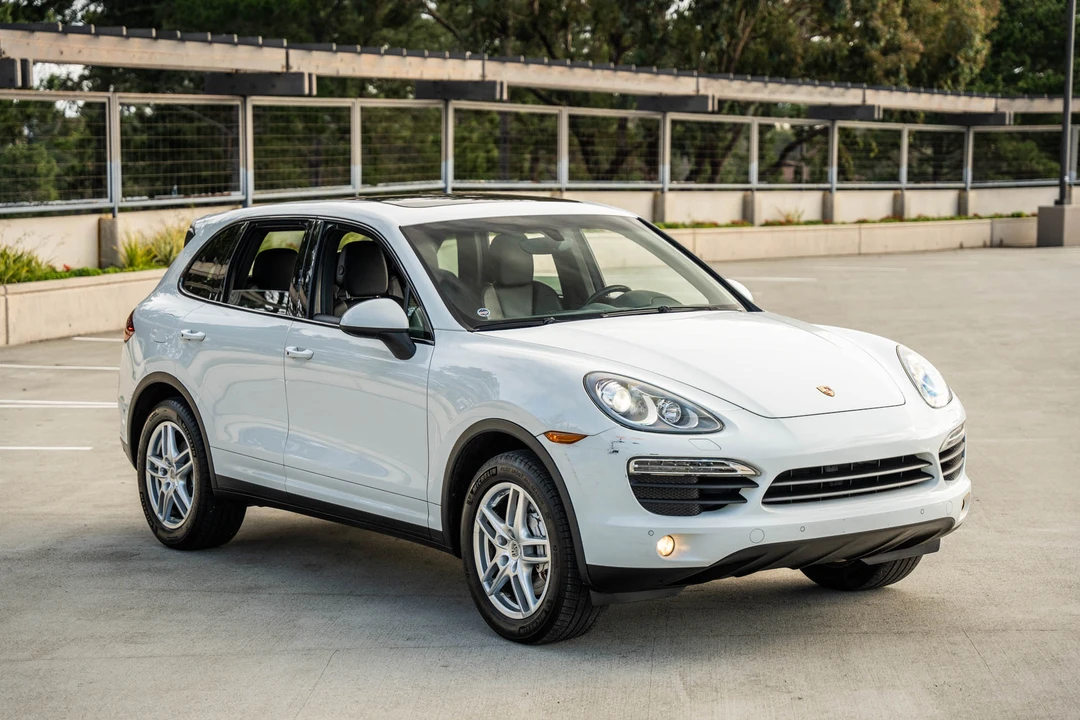 2014 Porsche 958 Cayenne S - Image 16 of 31