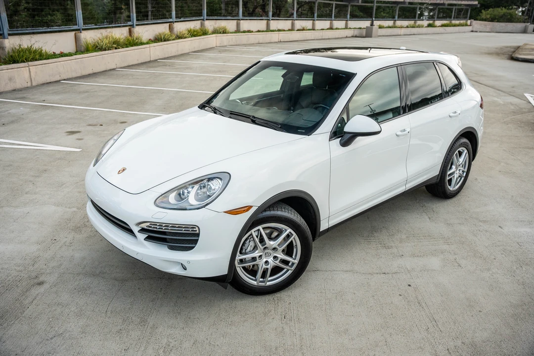2014 Porsche 958 Cayenne S - Image 5 of 31
