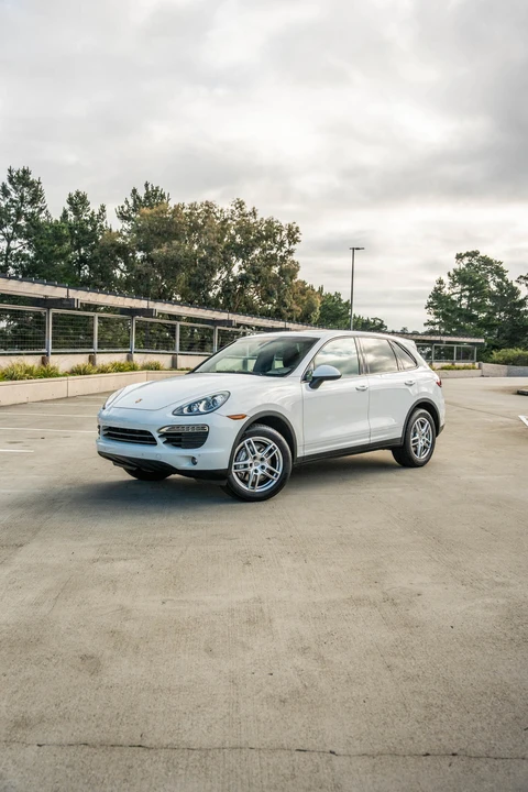 2014 Porsche 958 Cayenne S - Image 3 of 31