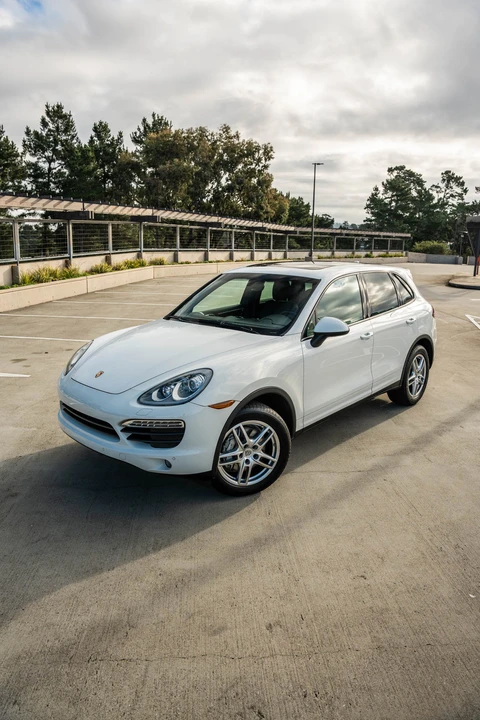 2014 Porsche 958 Cayenne S - Image 2 of 31