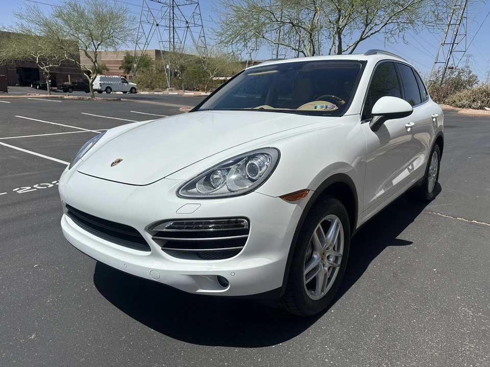 2014 Porsche 958 Cayenne S - Image 2 of 31