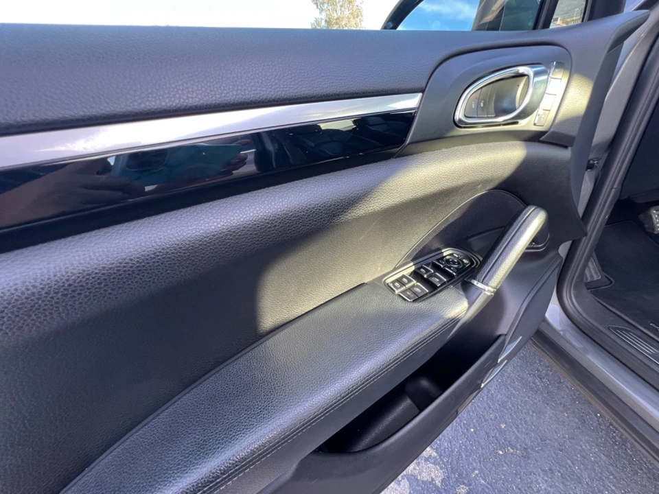 2014 Porsche 958 Cayenne S - Image 16 of 29