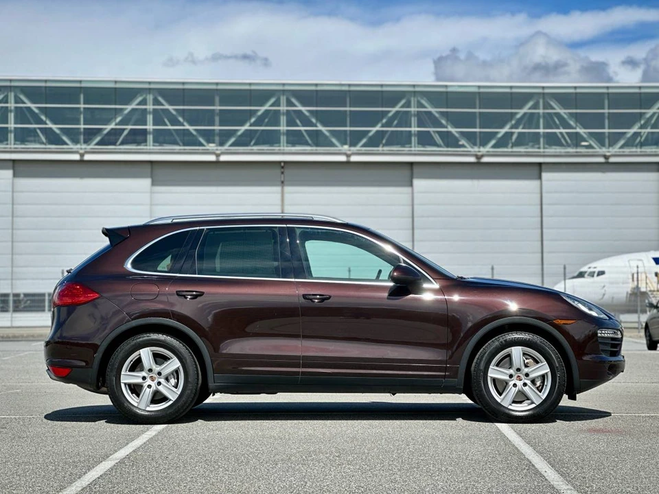 2014 Porsche 958 Cayenne S - Image 3 of 9