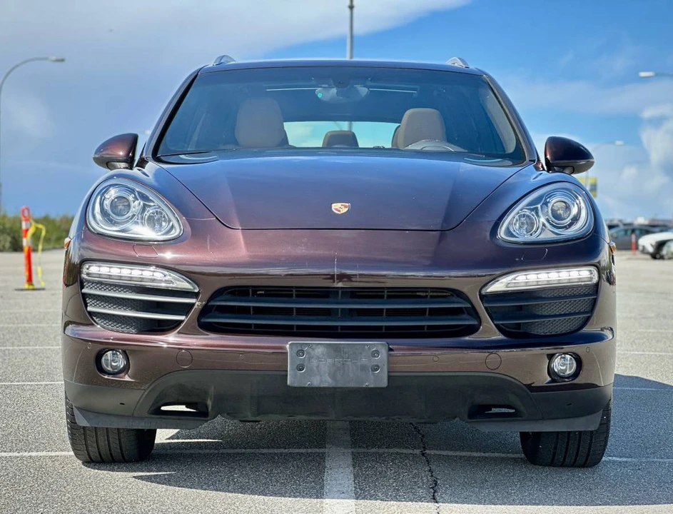 2014 Porsche 958 Cayenne S - Image 2 of 9