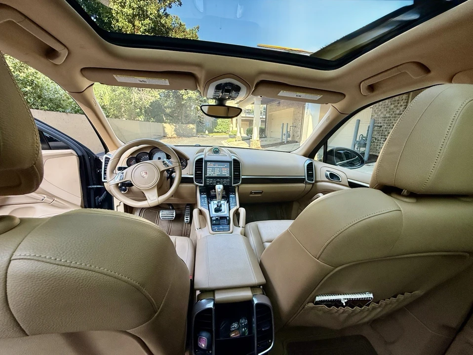 2014 Porsche 958 Cayenne S - Image 9 of 11