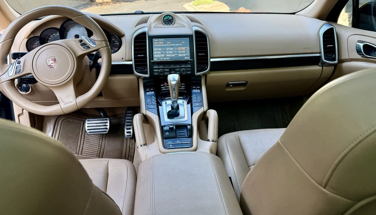 2014 Porsche 958 Cayenne S - Image 8 of 11