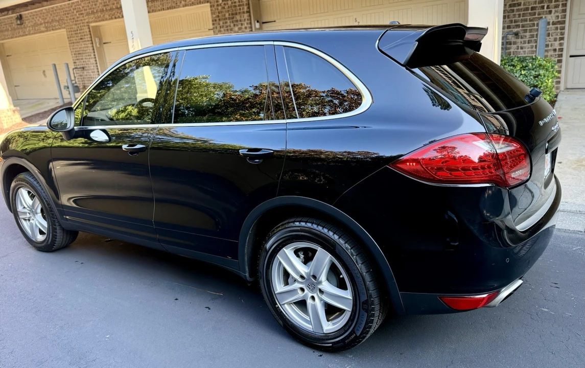 2014 Porsche 958 Cayenne S - Image 2 of 11