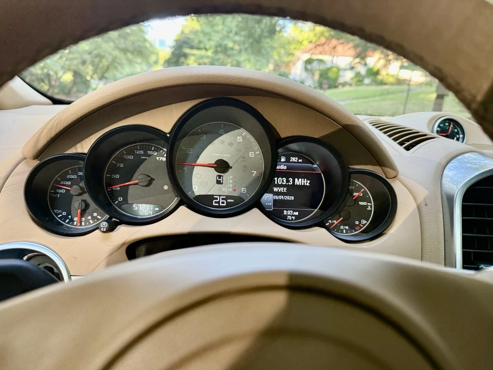 2014 Porsche 958 Cayenne S - Image 10 of 11
