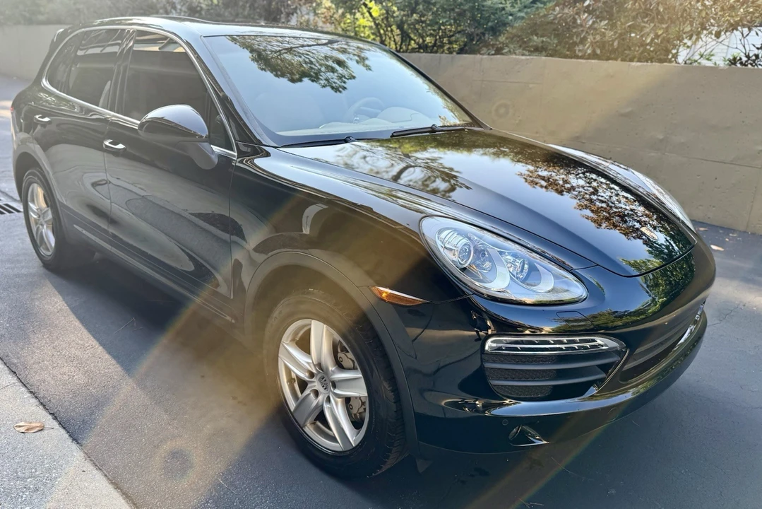 2014 Porsche 958 Cayenne S - Image 4 of 11