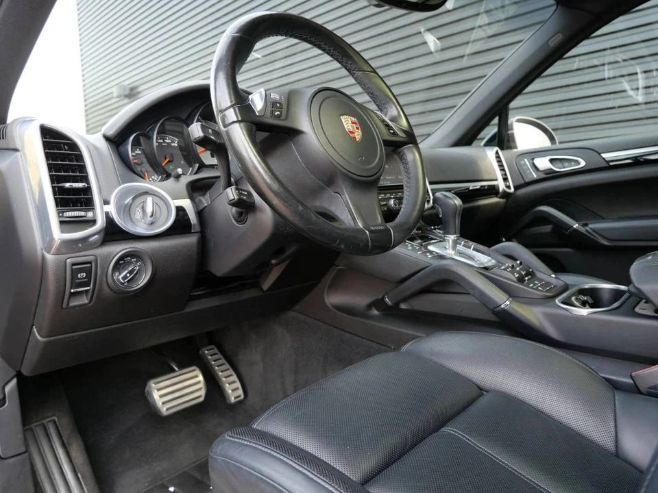 2014 Porsche 958 Cayenne S - Image 4 of 5