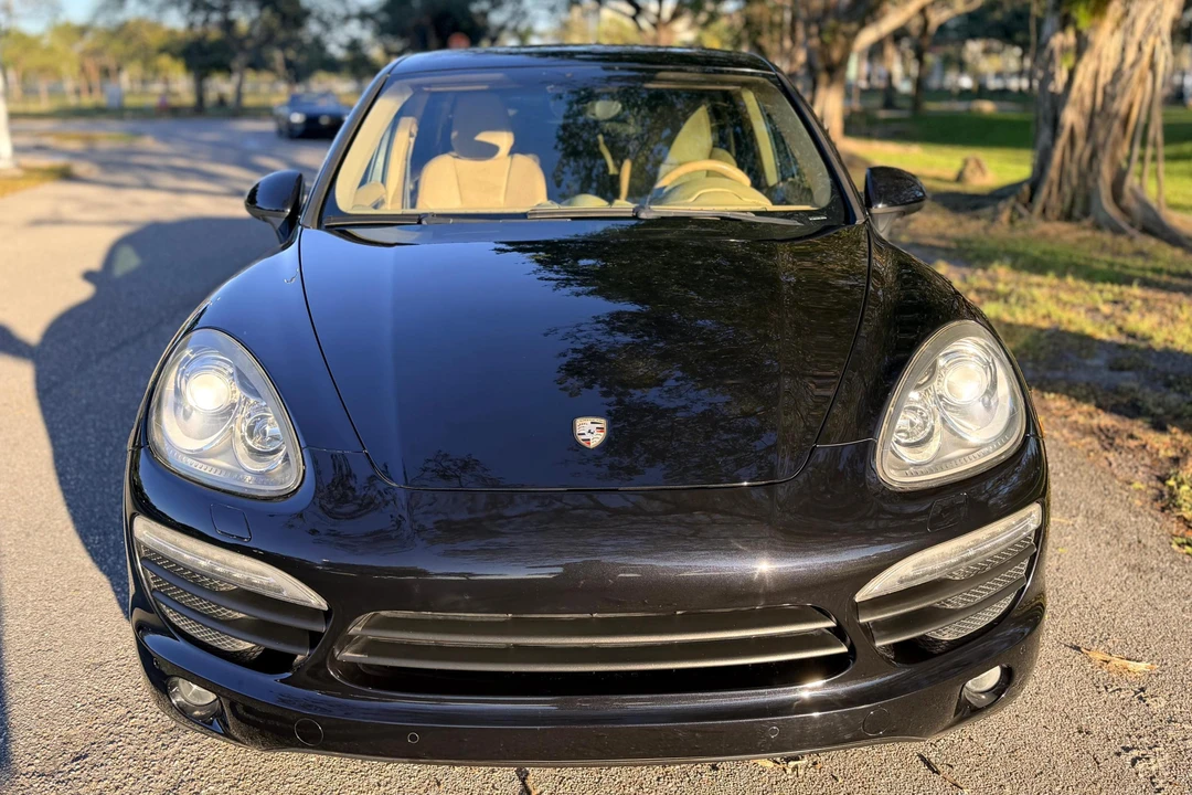 2014 Porsche 958 Cayenne S - Image 2 of 31