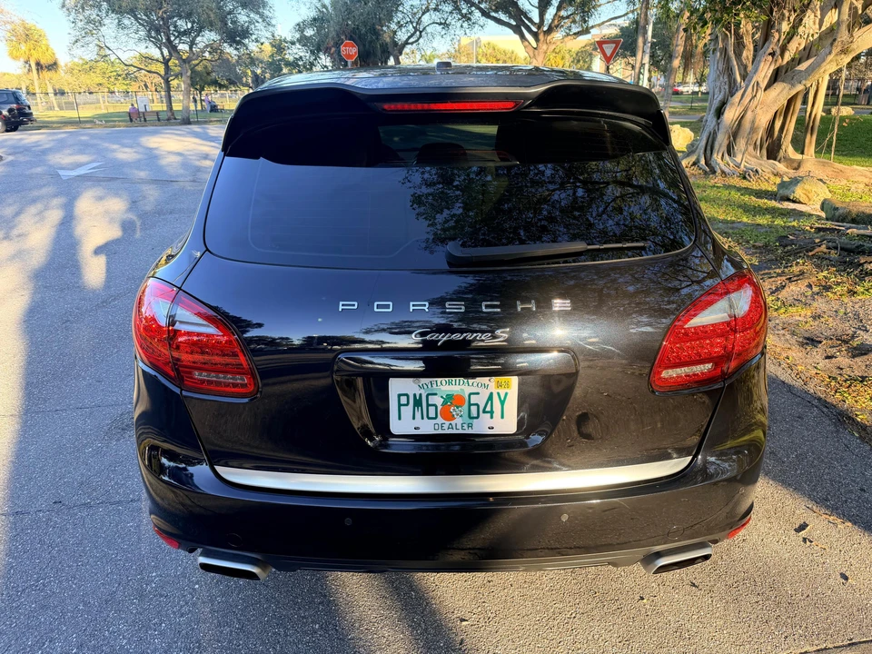 2014 Porsche 958 Cayenne S - Image 14 of 31
