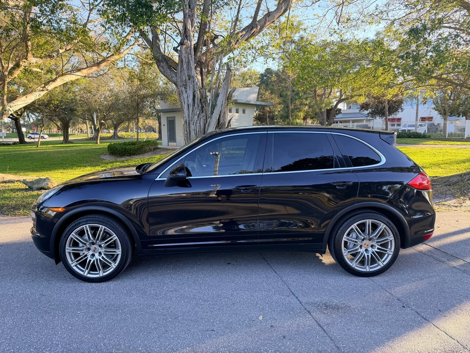 2014 Porsche 958 Cayenne S - Image 10 of 31