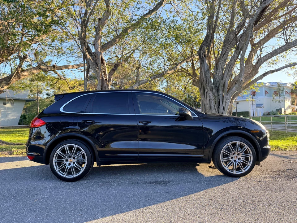 2014 Porsche 958 Cayenne S - Image 17 of 31