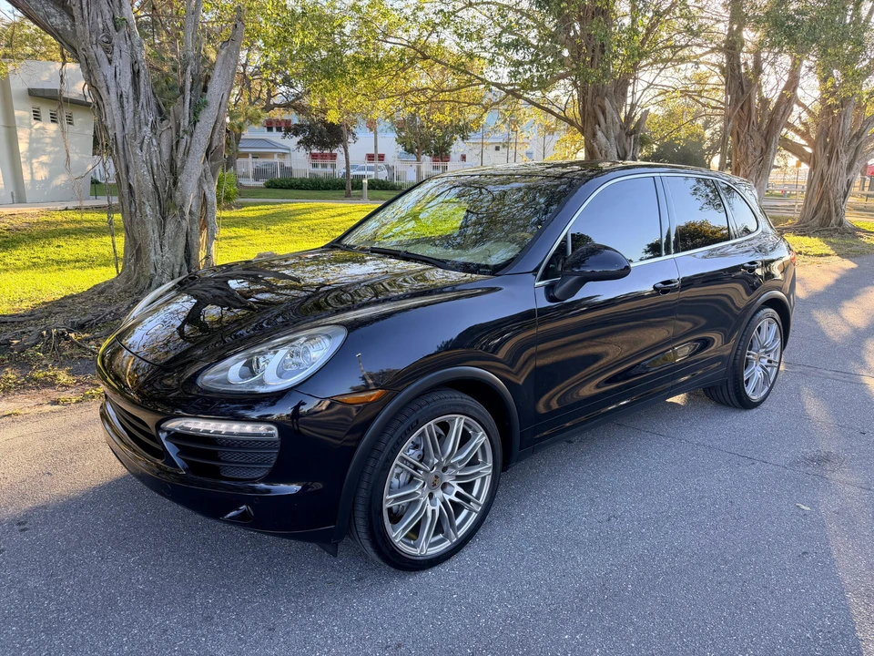 2014 Porsche 958 Cayenne S - Image 9 of 31