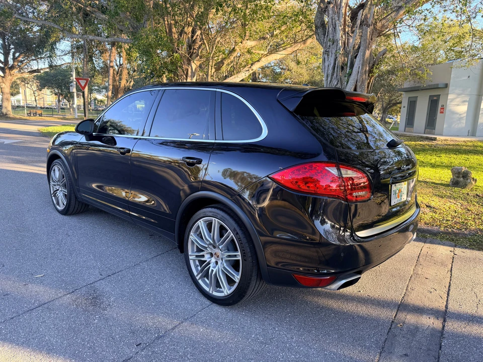 2014 Porsche 958 Cayenne S - Image 12 of 31