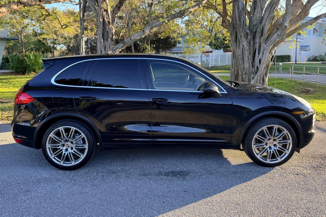2014 Porsche 958 Cayenne S - Image 3 of 31