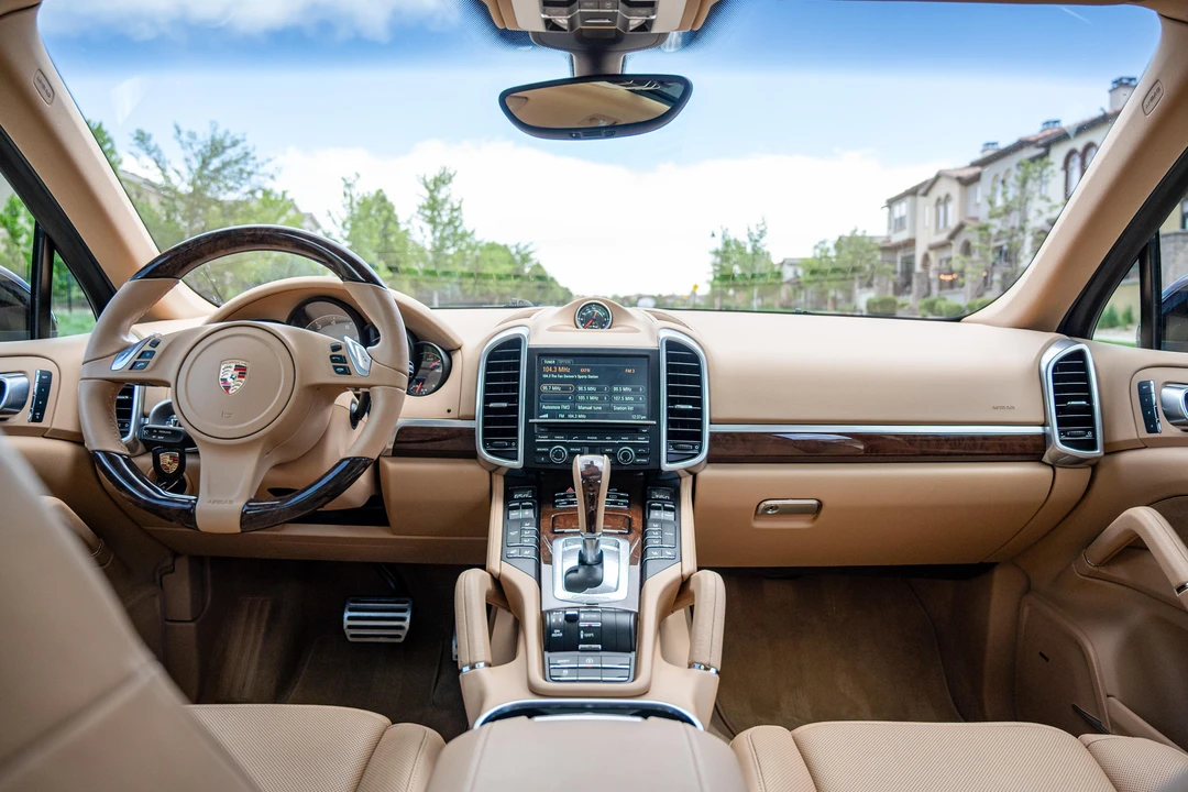 2014 Porsche 958 Cayenne S - Image 25 of 31