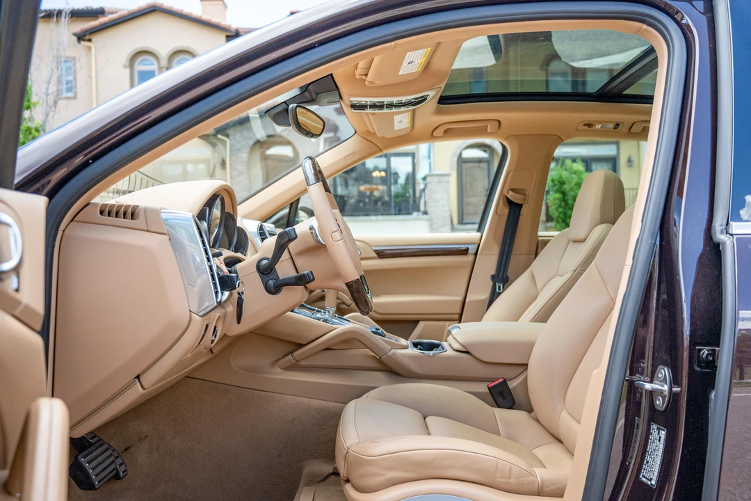 2014 Porsche 958 Cayenne S - Image 29 of 31