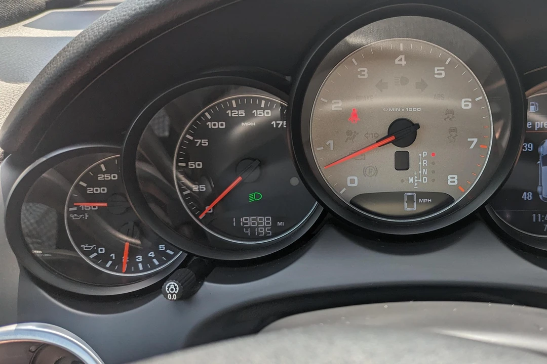 2014 Porsche 958 Cayenne S - Image 18 of 31