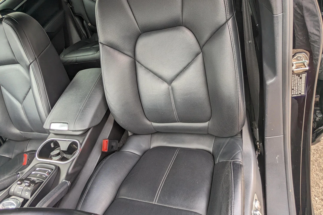 2014 Porsche 958 Cayenne S - Image 16 of 31