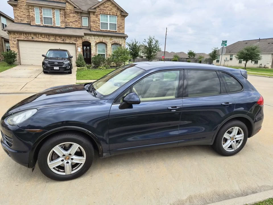 2014 Porsche 958 Cayenne - Image 2 of 16