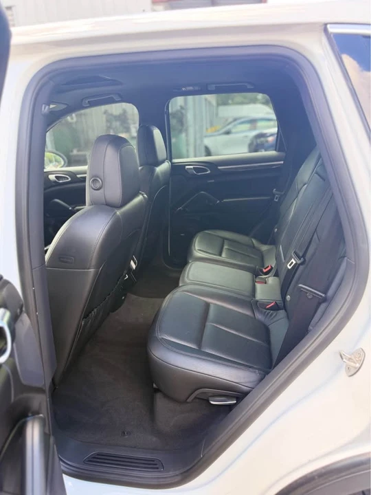 2014 Porsche 958 Cayenne - Image 10 of 12