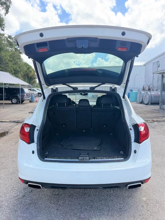 2014 Porsche 958 Cayenne - Image 8 of 12