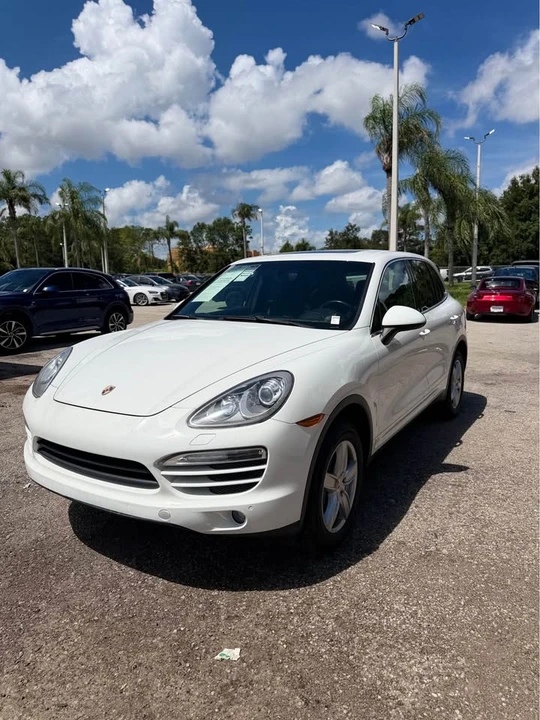 2014 Porsche 958 Cayenne - Image 2 of 12