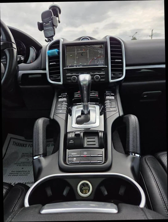 2014 Porsche 958 Cayenne - Image 10 of 11