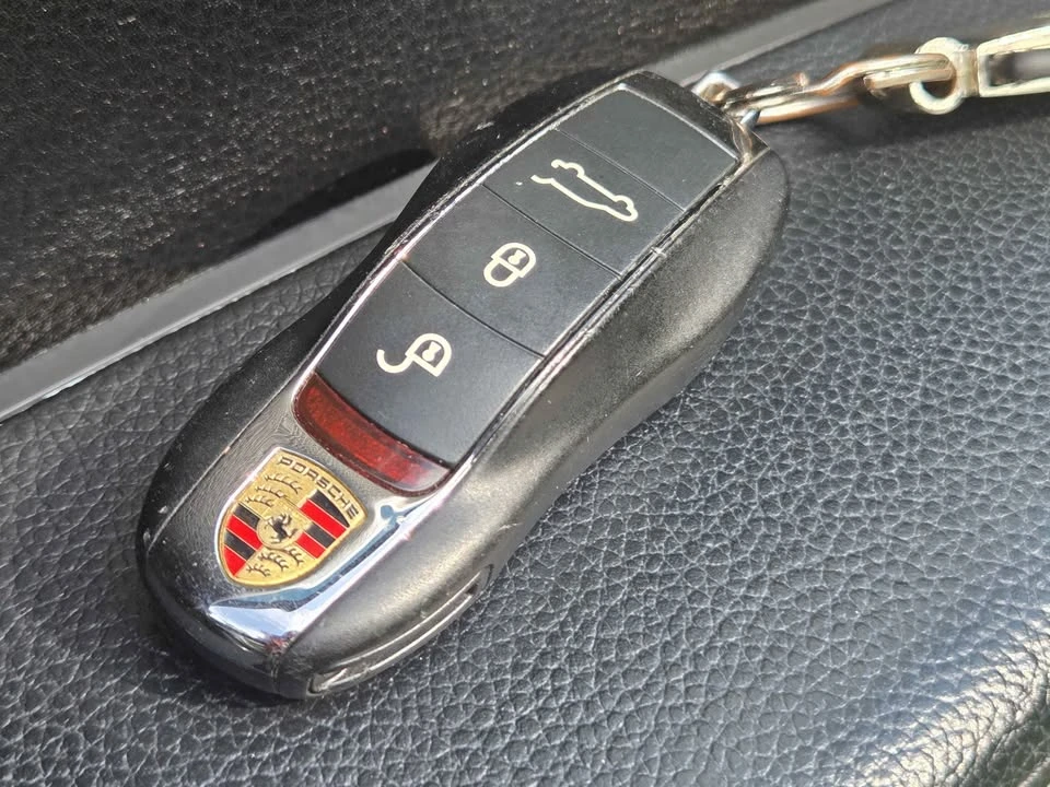 2014 Porsche 958 Cayenne - Image 12 of 20