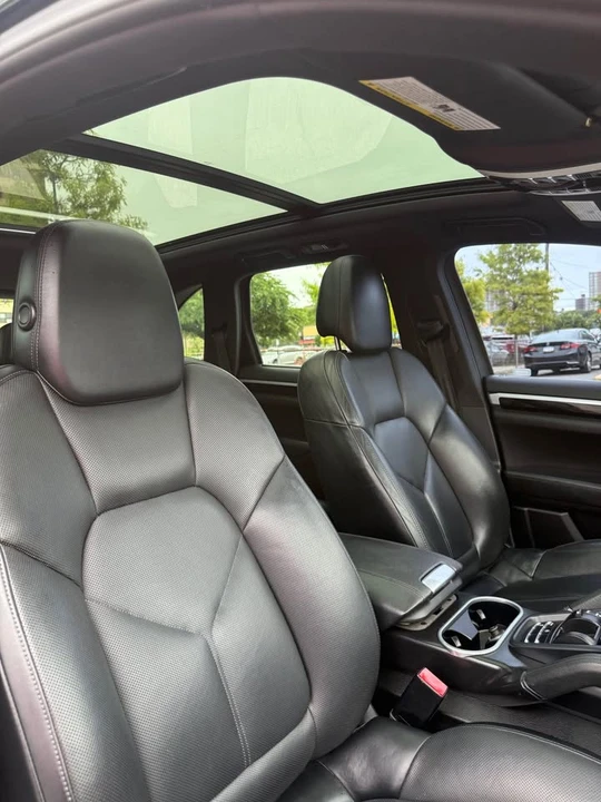 2014 Porsche 958 Cayenne - Image 13 of 20