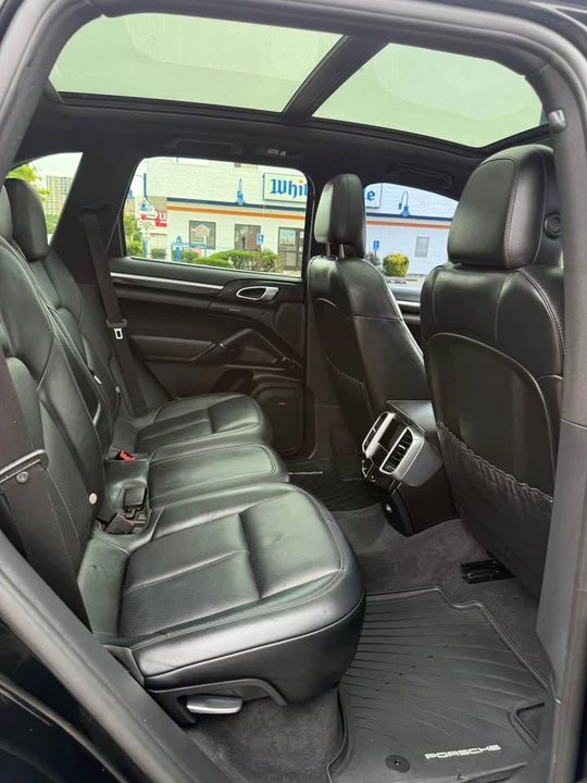 2014 Porsche 958 Cayenne - Image 9 of 20