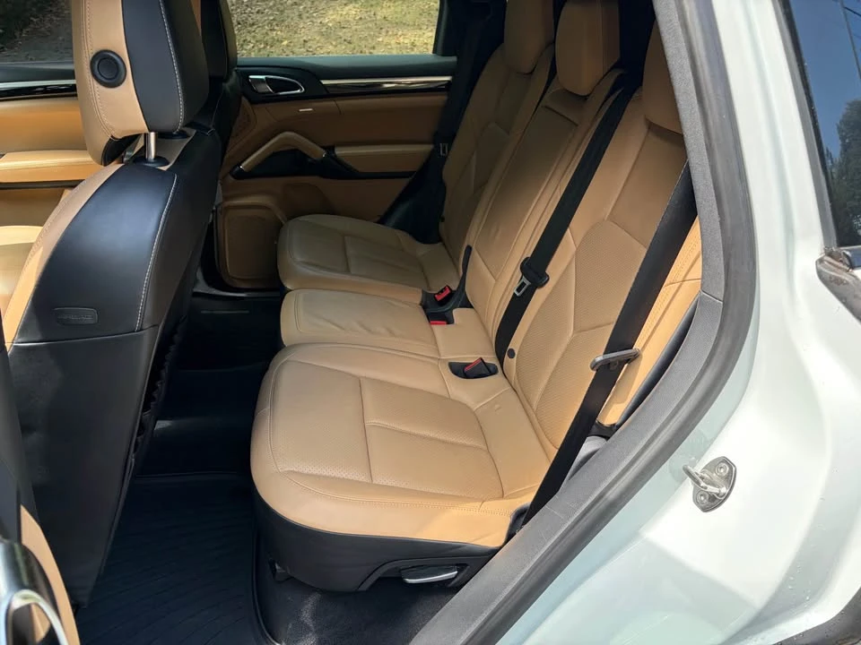 2014 Porsche 958 Cayenne - Image 9 of 16