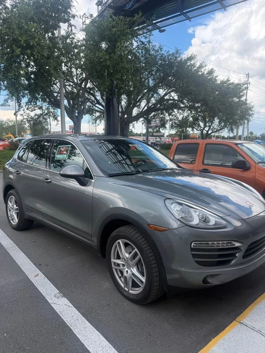 2014 Porsche 958 Cayenne - Image 2 of 2