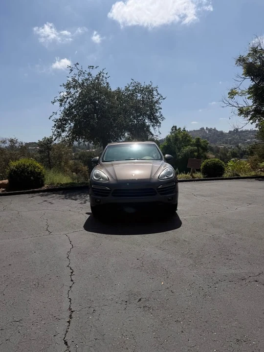 2014 Porsche 958 Cayenne - Image 2 of 11