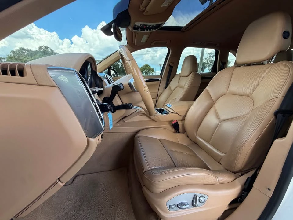 2014 Porsche 958 Cayenne - Image 16 of 20